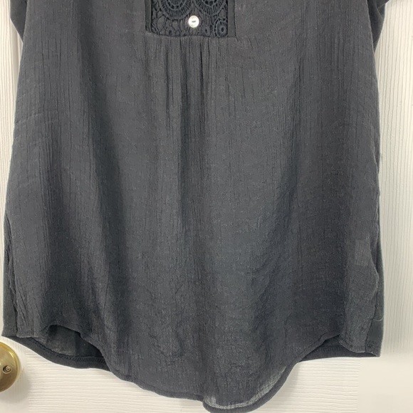 PerSeption Concept black sleeveless top size Lg. Crocheted details - Picture 3 of 6